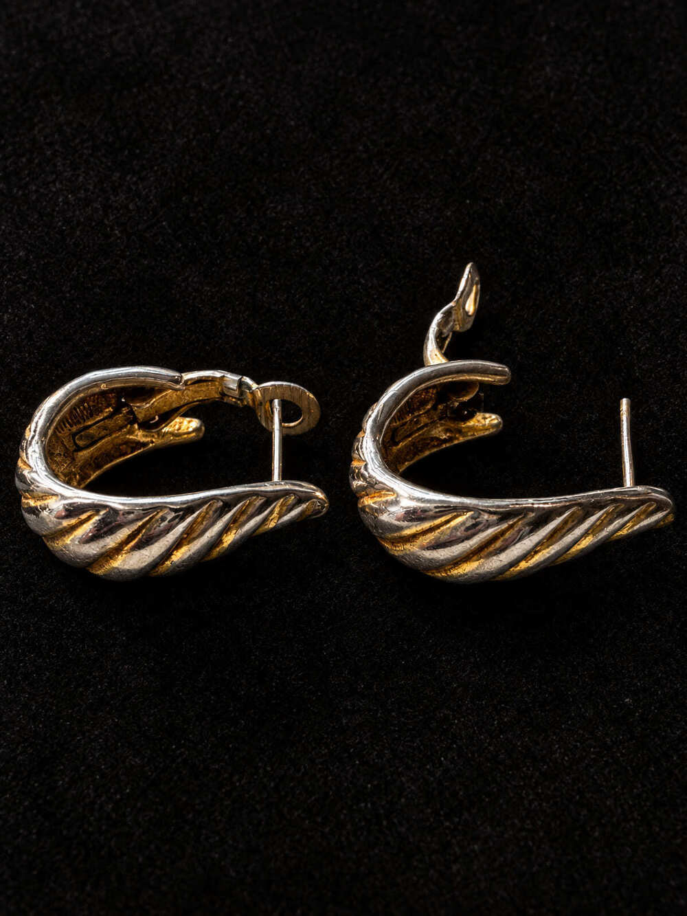 ⚜️ Two-Tone Ribbed Hoop Earrings | Minimalist | Silver-Tone & Gold-Tone 💗
